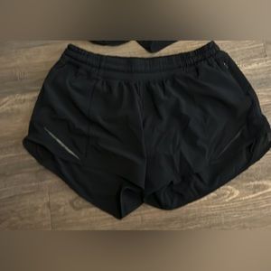 Lululemon Hotty Hot Low-Rise Lined Short 4”